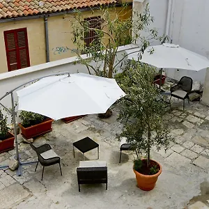 https://residence-cortile-antico.sicilyhotelsitaly.net